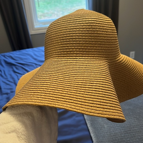 Beach Hat never worn - Picture 5 of 5